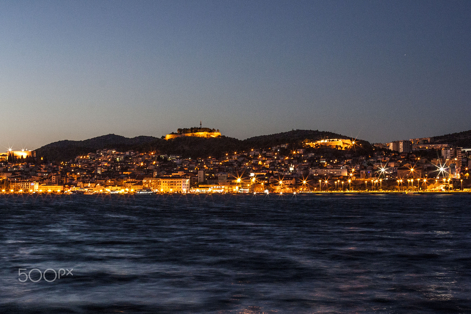 Canon EOS 450D (EOS Rebel XSi / EOS Kiss X2) sample photo. Šibenik at windy night photography