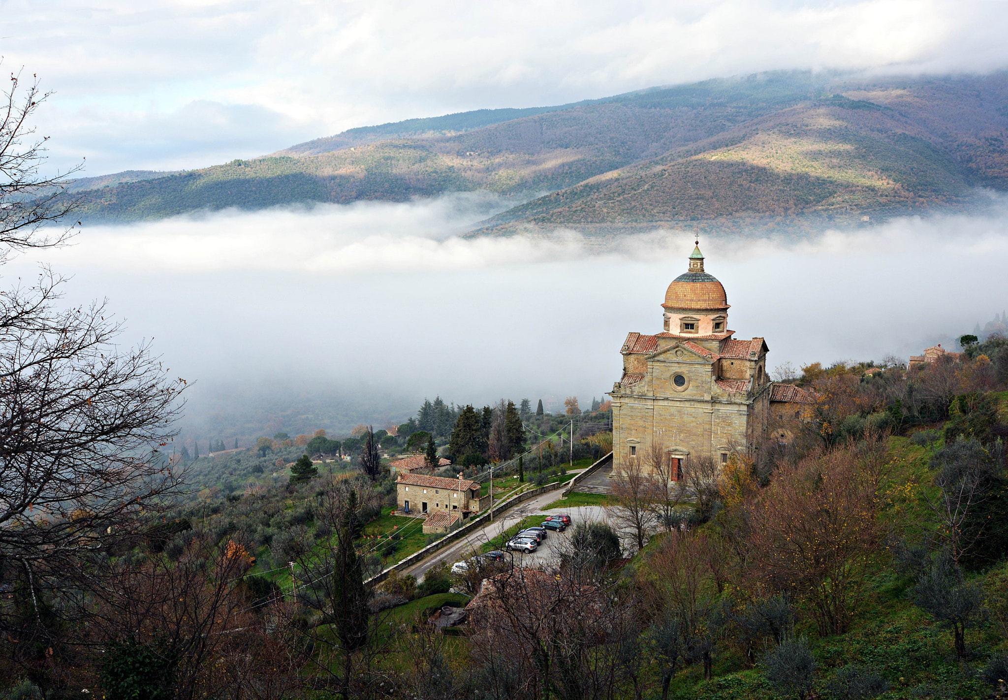 AF Zoom-Nikkor 24-120mm f/3.5-5.6D IF sample photo. Chiesa santa maria nuova cortona photography