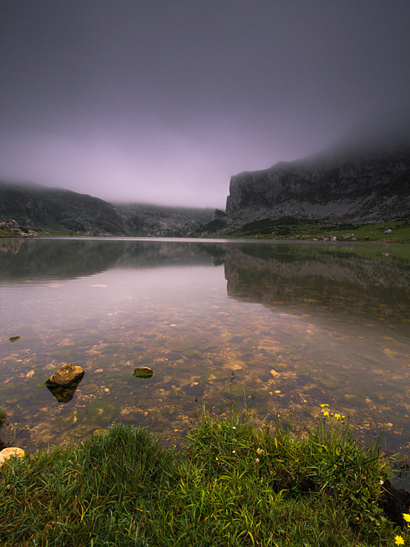 Panasonic Lumix DMC-GH3 + OLYMPUS M.9-18mm F4.0-5.6 sample photo. Niebla en los lagos de covadonga - fog in the covandoga´s lakes photography