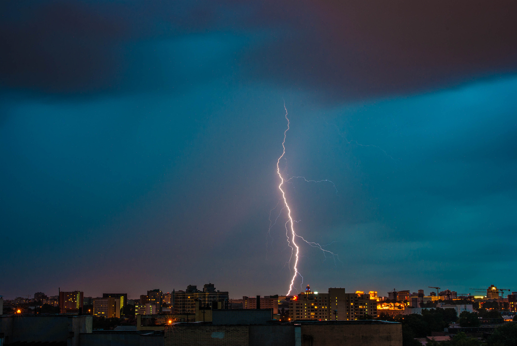 Pentax K200D + Pentax smc FA 31mm F1.8 AL Limited sample photo. Storm in minsk photography