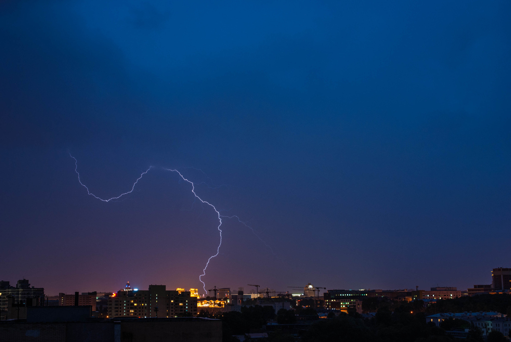 Pentax K200D + Pentax smc FA 31mm F1.8 AL Limited sample photo. Storm in minsk photography