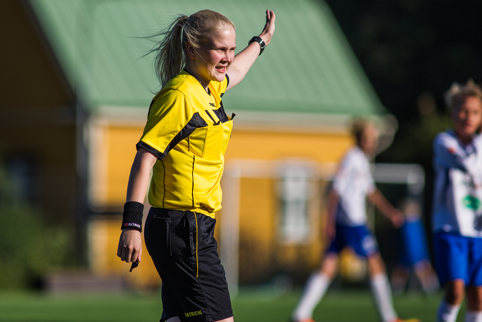Canon EF 200mm F2.8L II USM sample photo. Referee photography