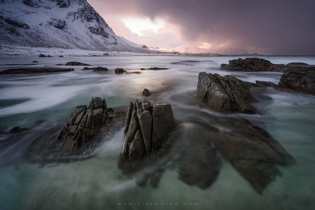 16-35mm F4 OSS sample photo. Countdown to the storm photography