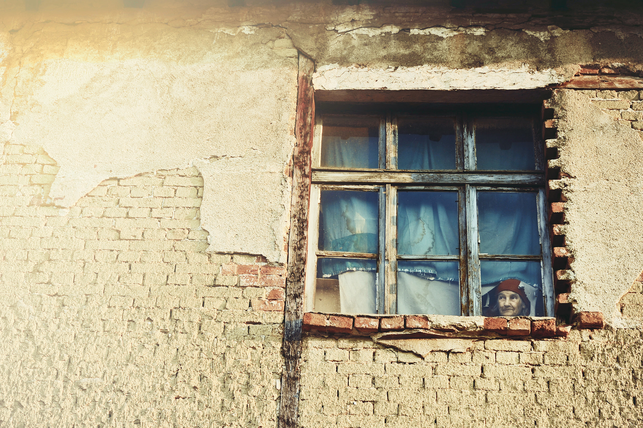 AF Zoom-Nikkor 28-80mm f/3.5-5.6D sample photo. Window photography
