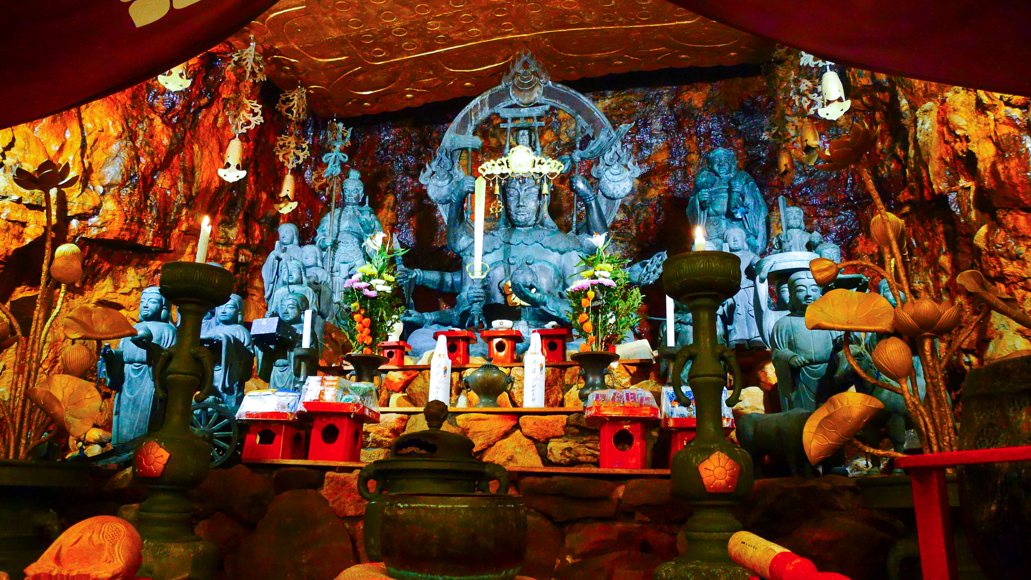 LUMIX G VARIO PZ 14-42/F3.5-5.6 sample photo. Kumano benzaiten in underground cave photography