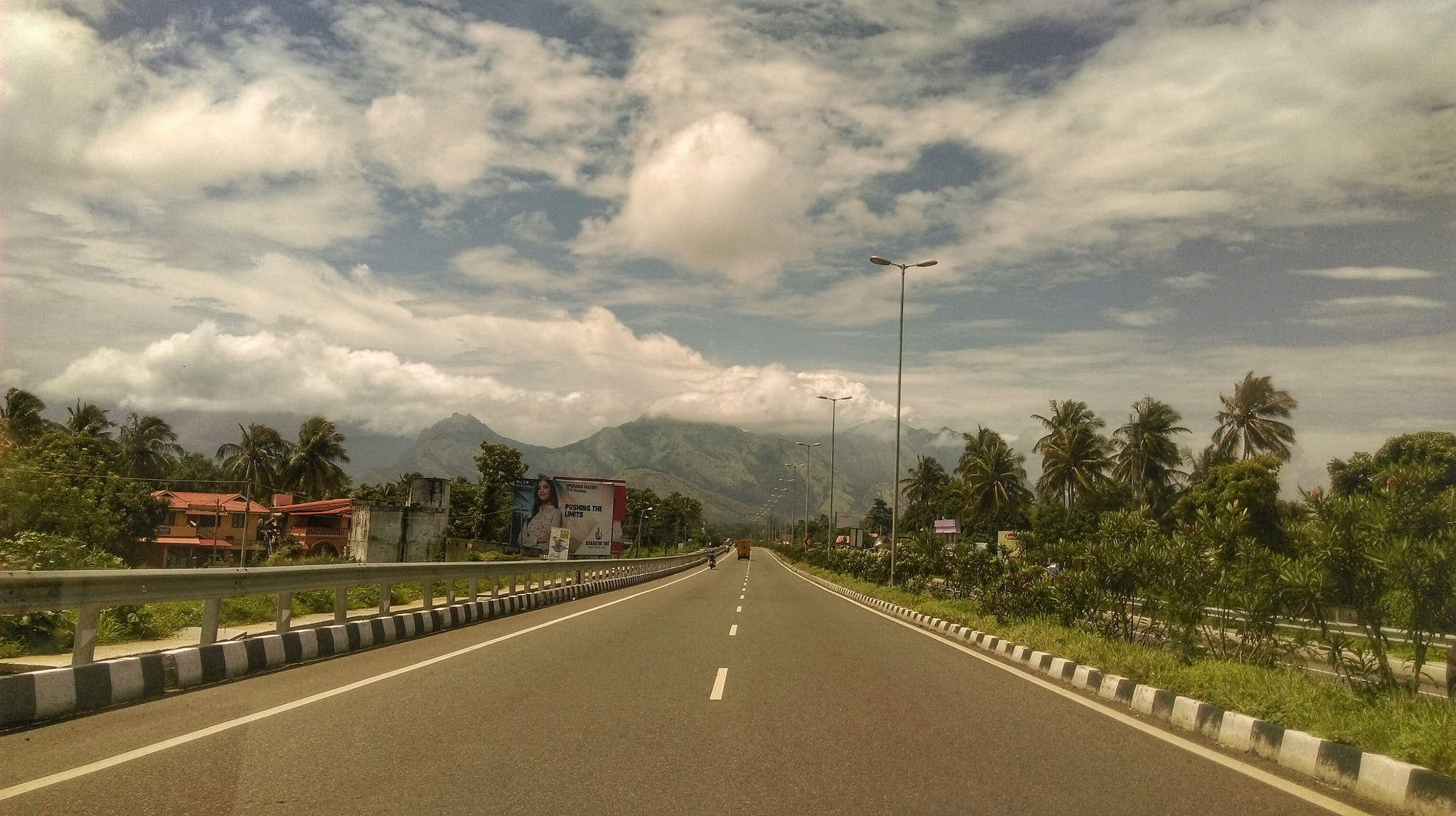 HTC DESIRE 820 DUAL SIM sample photo. #travel#salem#windshield photography