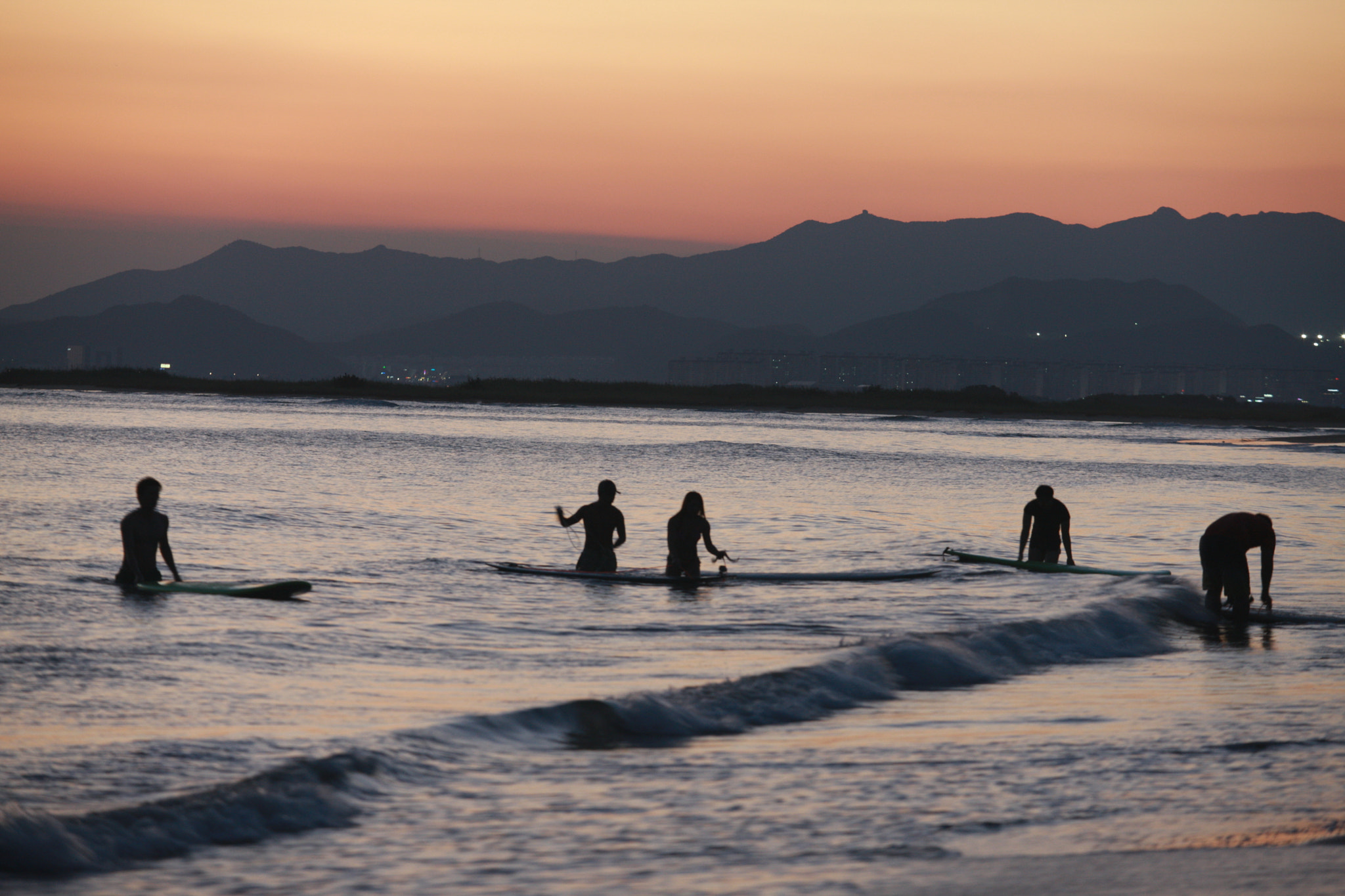 Canon EOS-1Ds Mark III + Canon EF 80-200mm f/2.8L sample photo. Sunset at dadaepo beach photography
