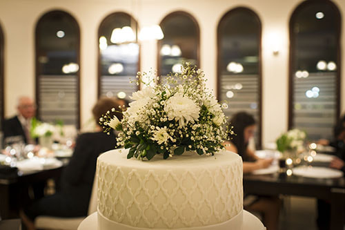 Sony Alpha DSLR-A850 + Sony 35mm F1.4 G sample photo. Torta de bodas photography