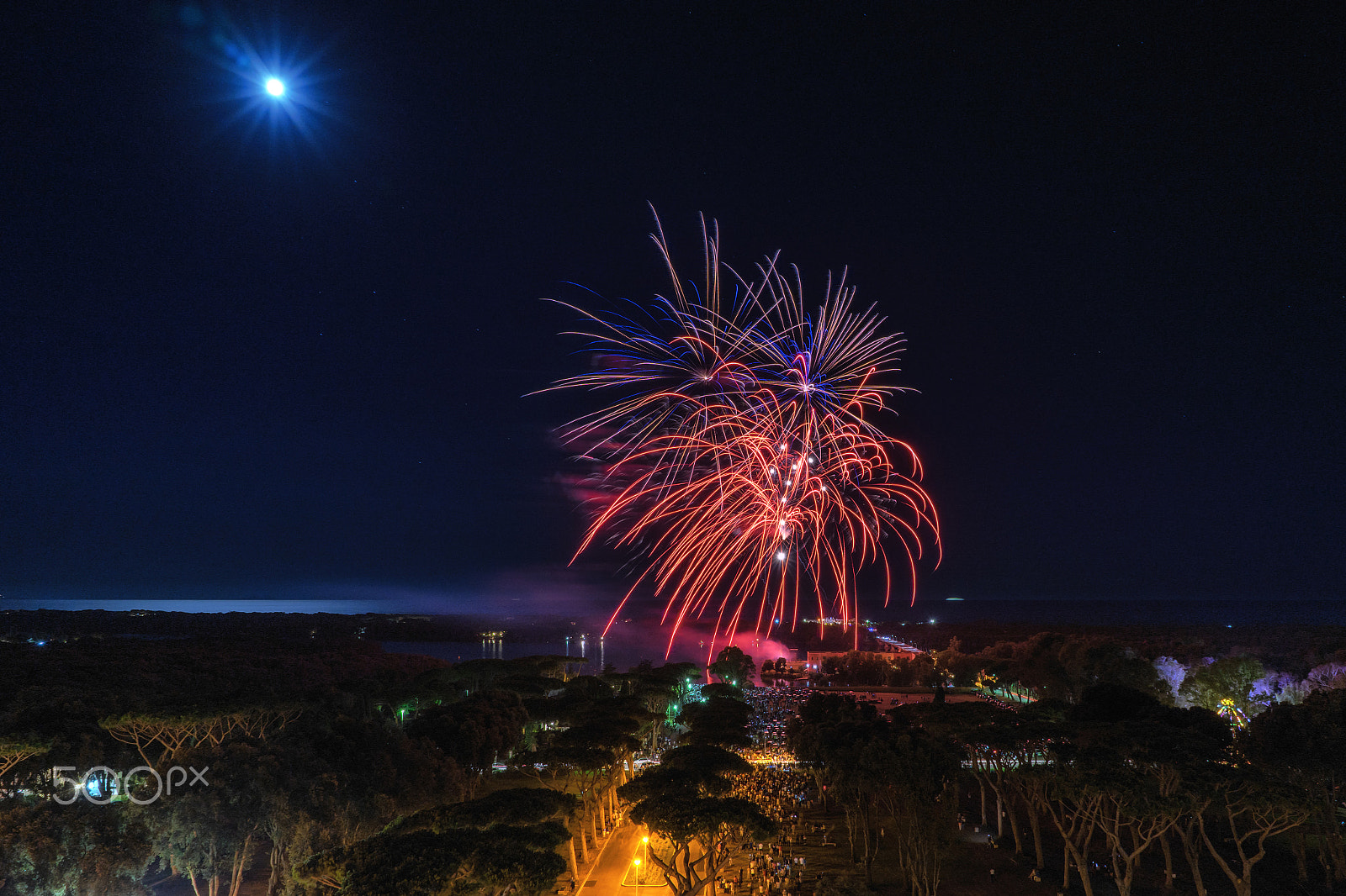 Sony a7 II + FE 21mm F2.8 sample photo. Fireworks 6 photography