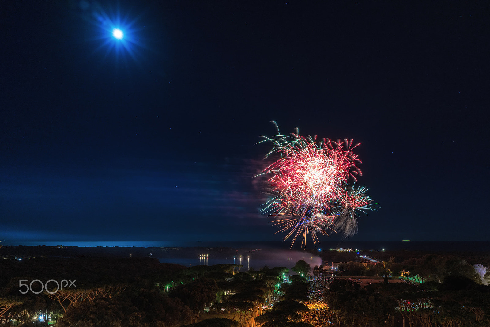 Sony a7 II + FE 21mm F2.8 sample photo. Fireworks 4 photography