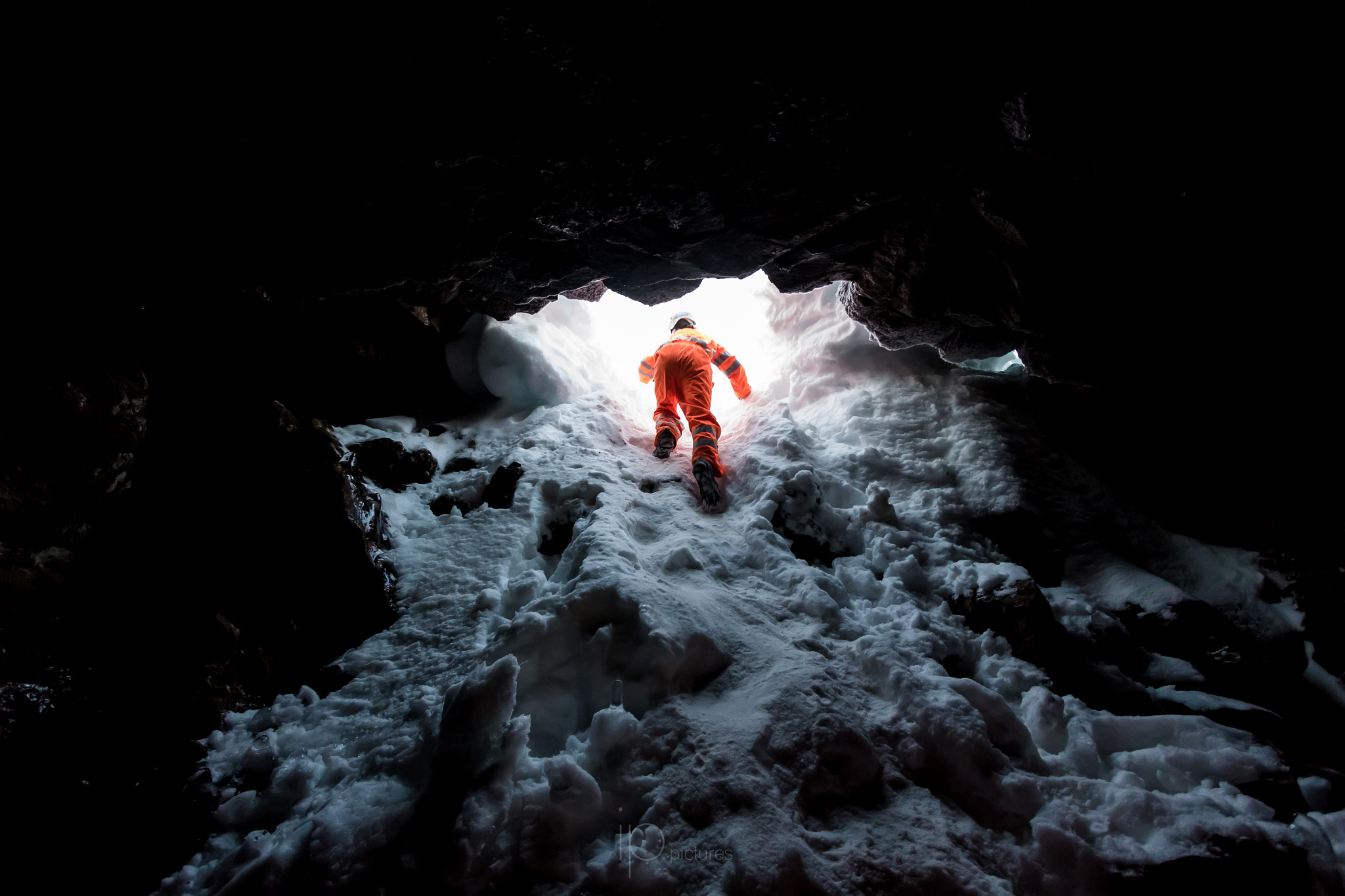 Canon EF-S 10-22mm F3.5-4.5 USM sample photo. End of the tunnel photography