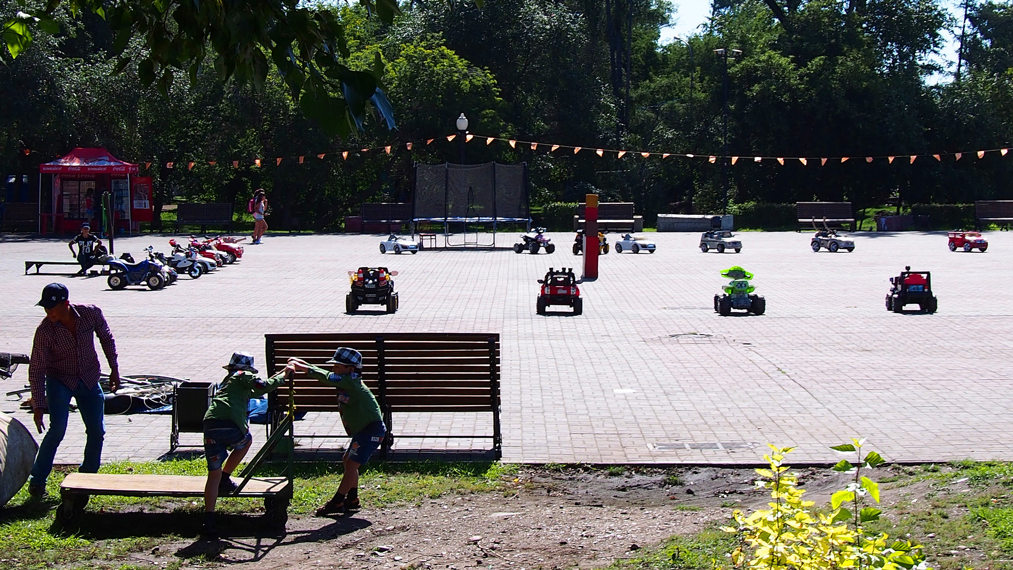 Olympus PEN E-PL6 + Panasonic Lumix G 20mm F1.7 ASPH sample photo. Boulevard gagarina, irkutsk photography