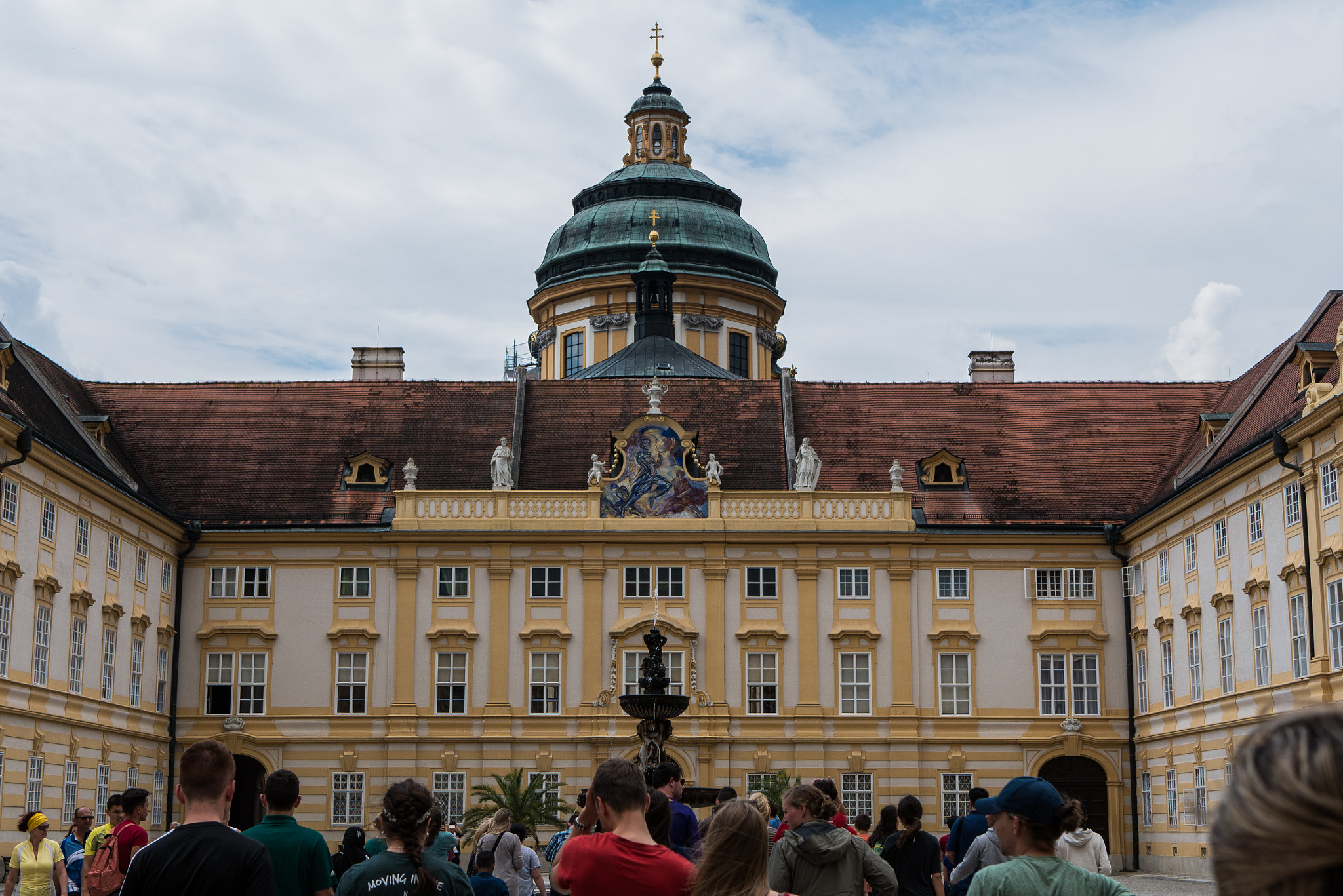 Panasonic Lumix DMC-G7 + LUMIX G 25/F1.7 sample photo. Melk abbey photography