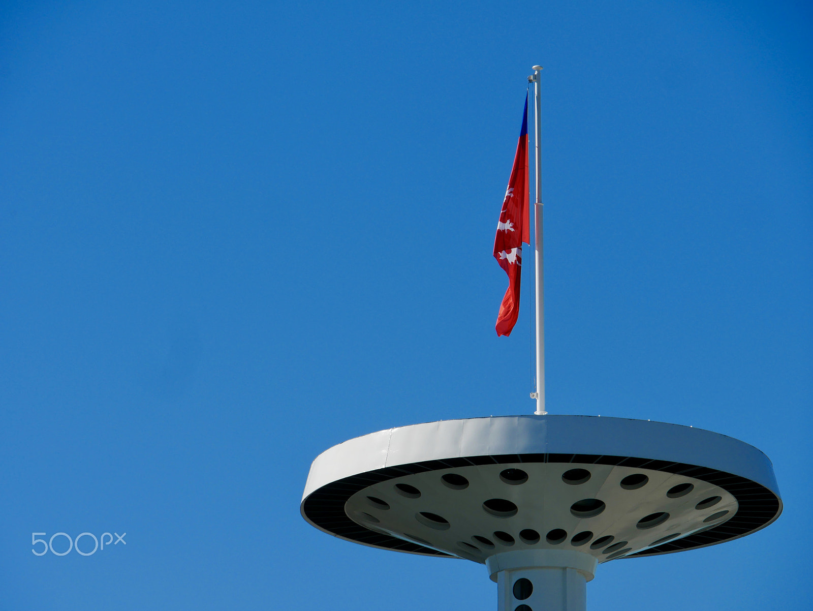 Panasonic Lumix DMC-GX85 (Lumix DMC-GX80 / Lumix DMC-GX7 Mark II) sample photo. Tour de la piscine photography