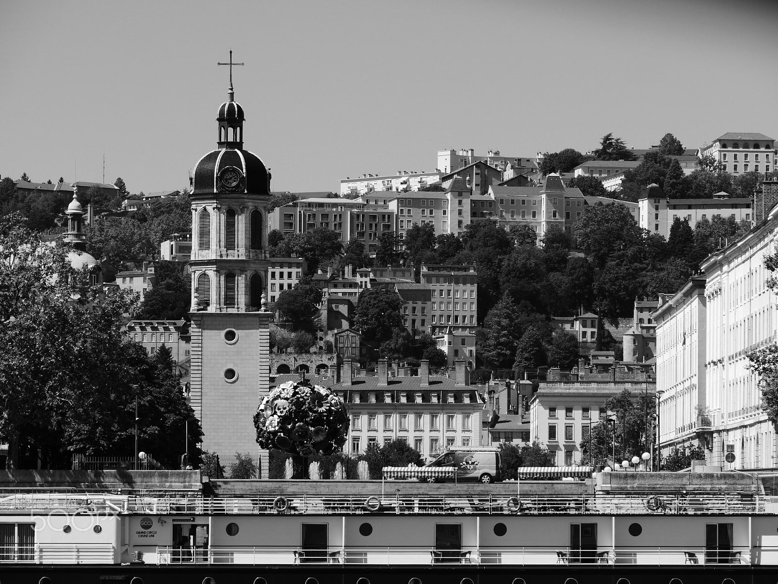 Panasonic Lumix DMC-GX85 (Lumix DMC-GX80 / Lumix DMC-GX7 Mark II) sample photo. Place bellecour photography