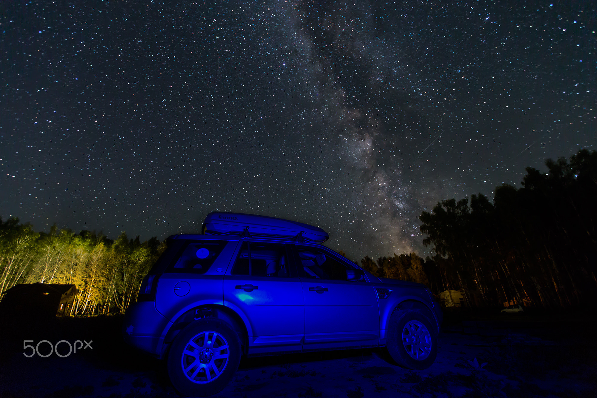 Milky way over Land Rover