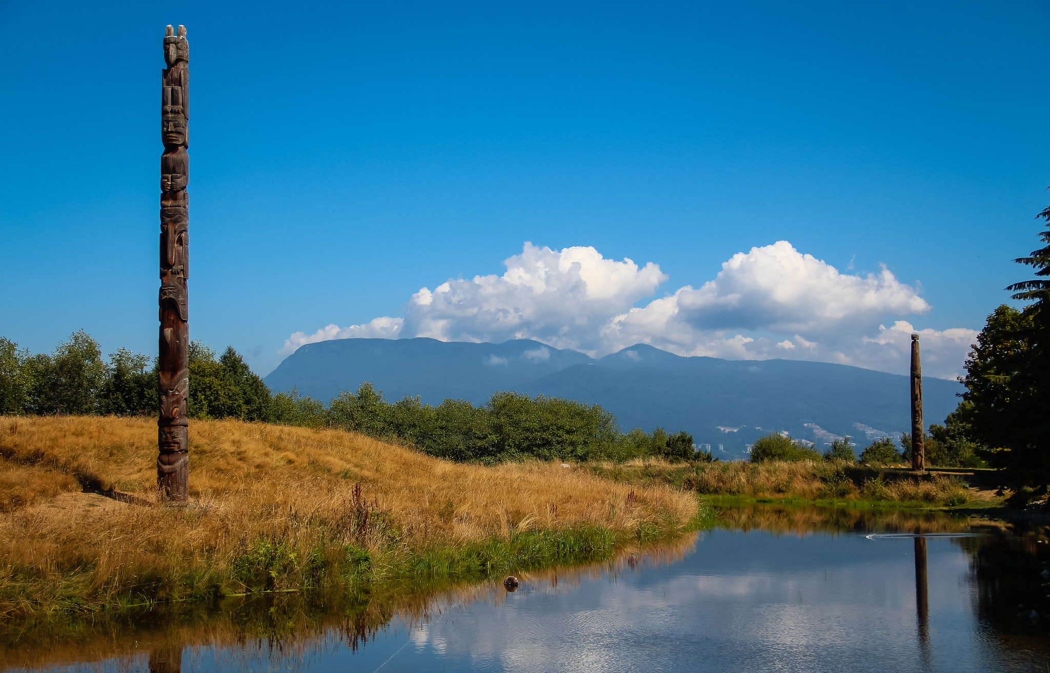 Canon EOS 650D (EOS Rebel T4i / EOS Kiss X6i) sample photo. Totem poles photography