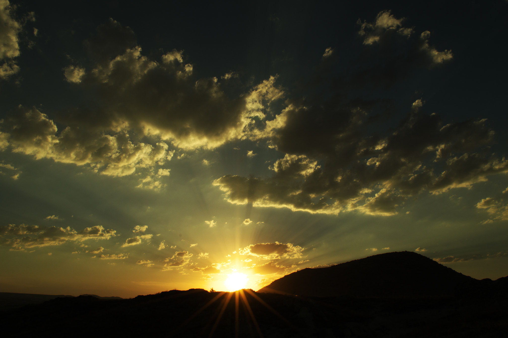 VR 18-55mm F/3.5-5.6 G sample photo. Sunset. photography