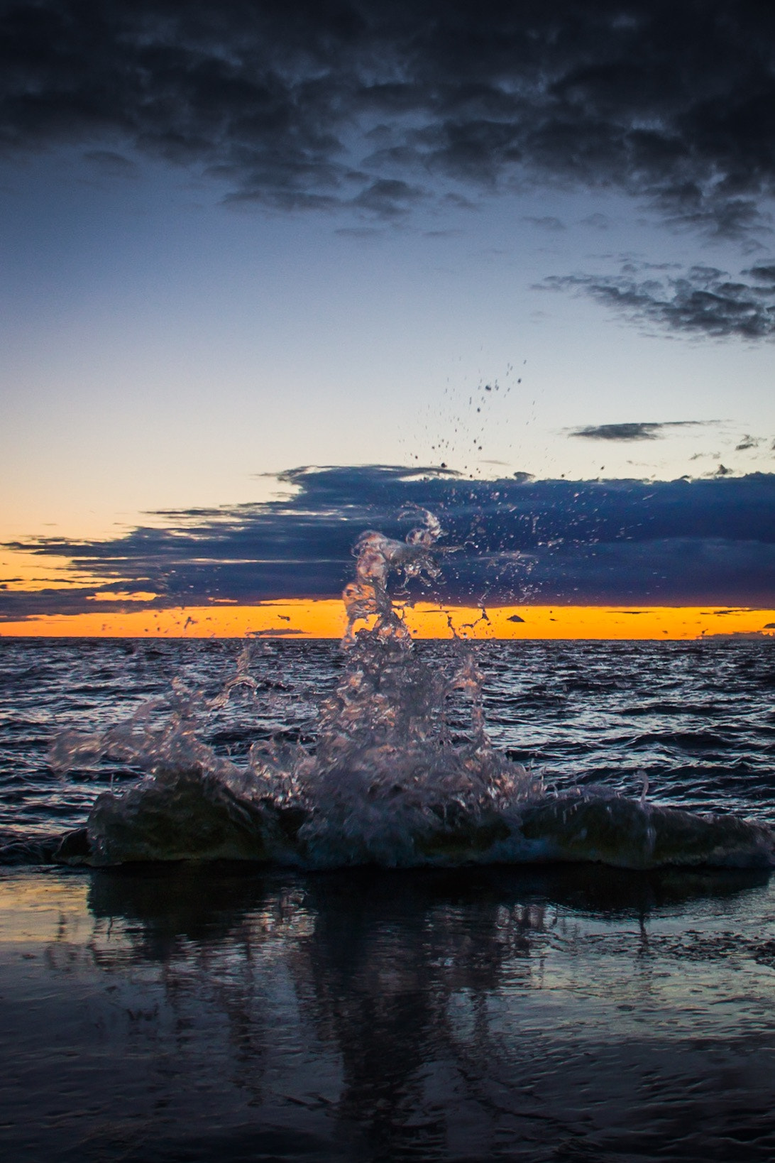 Sony SLT-A77 + DT 18-300mm F3.5-6.3 sample photo. Waves crashing photography