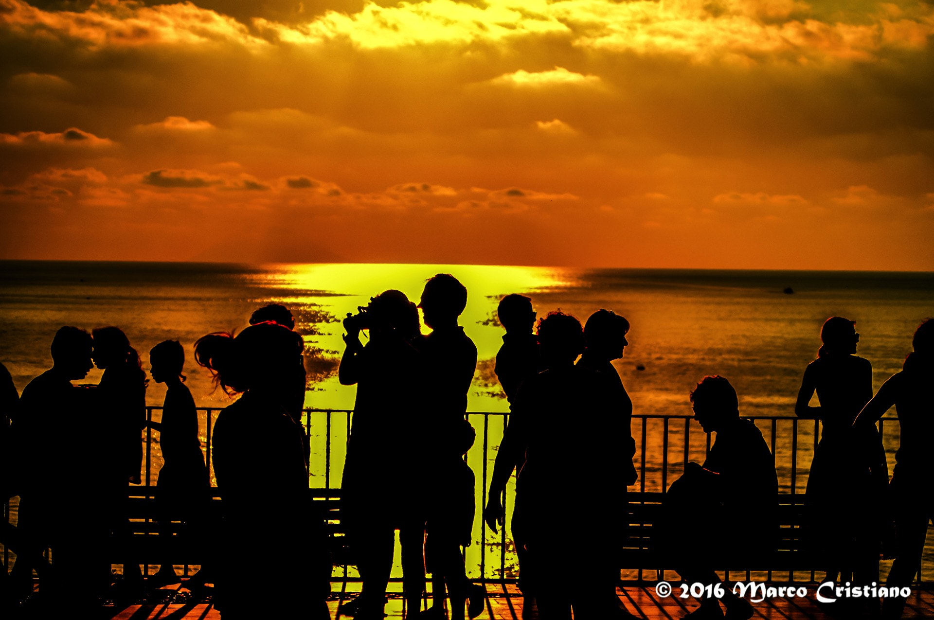 Nikon D300 + AF Zoom-Nikkor 28-70mm f/3.5-4.5 sample photo. Silhouette.tramonto a tropea... photography