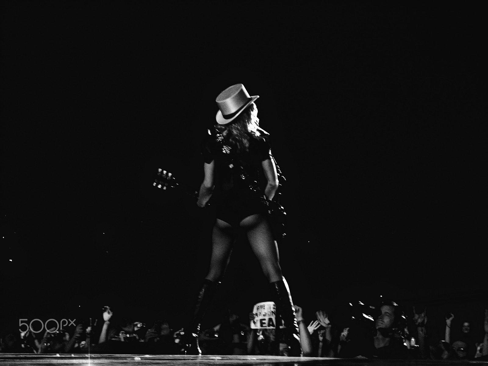 Sony DSC-P200 sample photo. Madonna in concert. photography