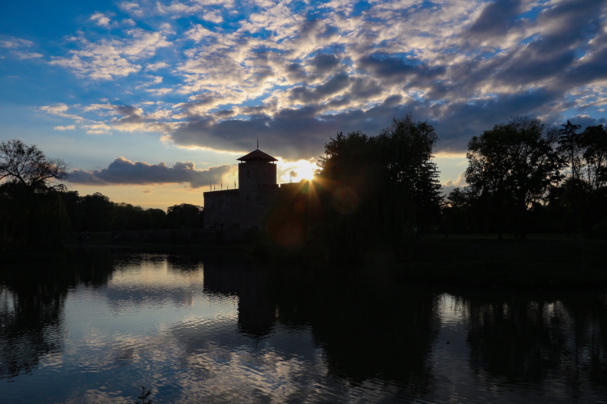 Canon EOS M sample photo. Momentum photography