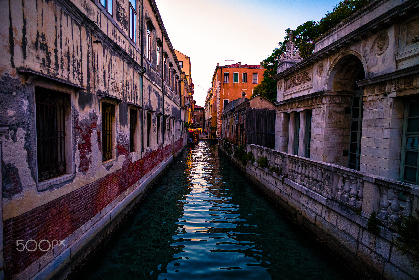 Leica Super-Elmar-M 21mm F3.4 ASPH sample photo. City of canal - venice photography