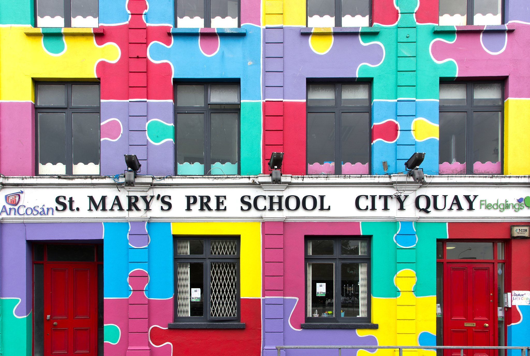 Sigma 18-250mm F3.5-6.3 DC OS HSM sample photo. Colourful school photography
