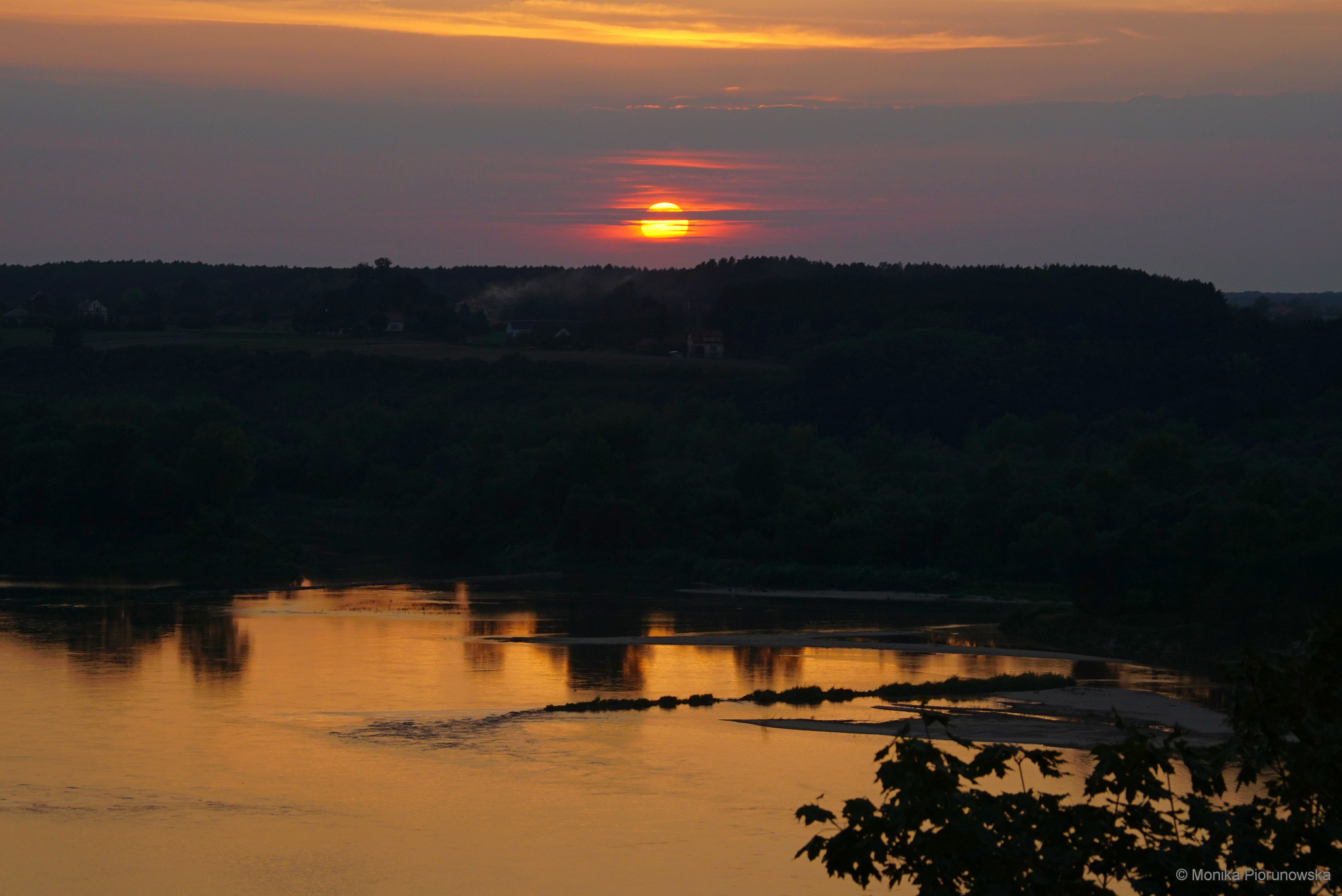 Sony ILCA-77M2 sample photo. Sun set over vistula river in kazimierz dolny photography