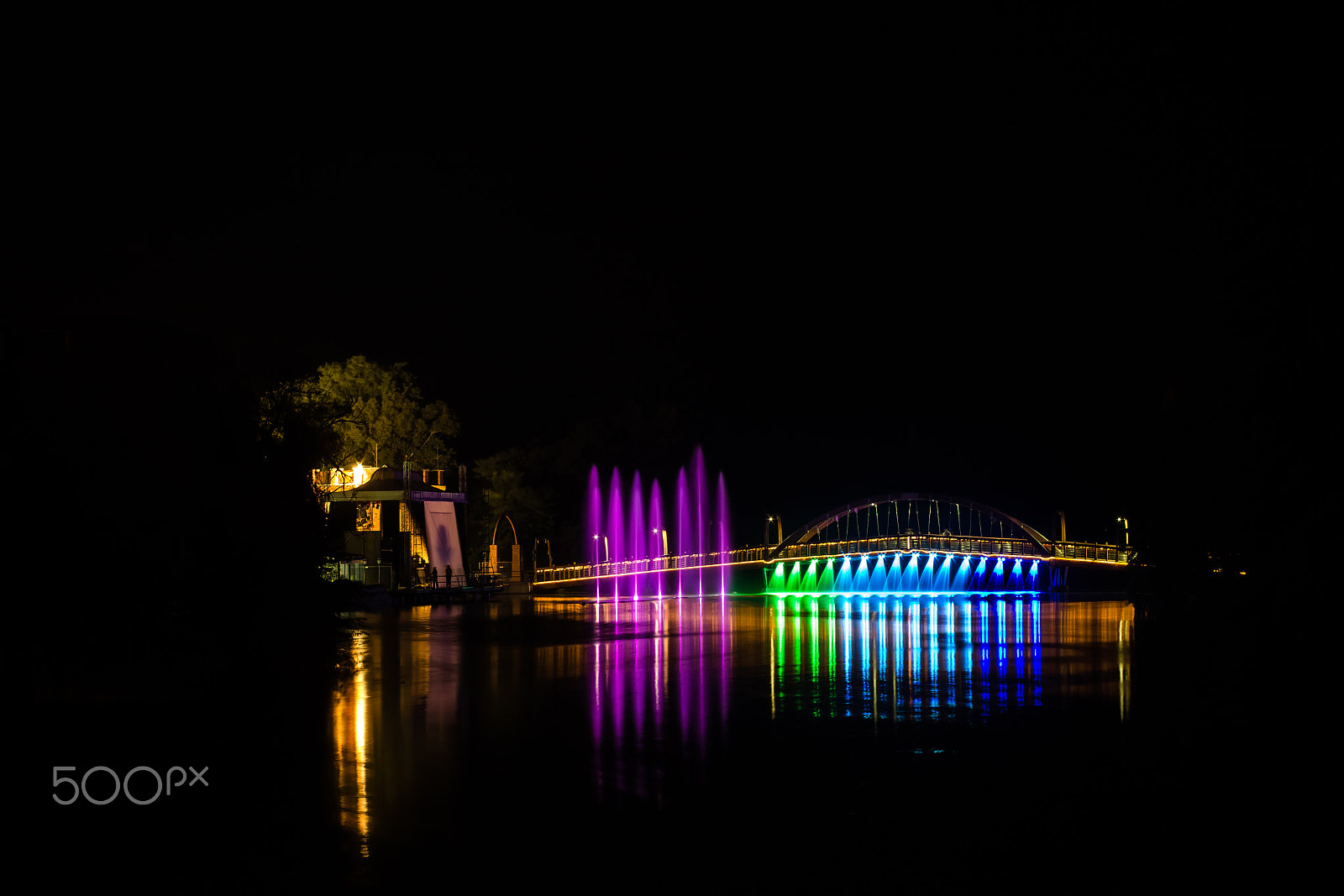 Canon EF 35-80mm f/4-5.6 sample photo. Aquatheater photography