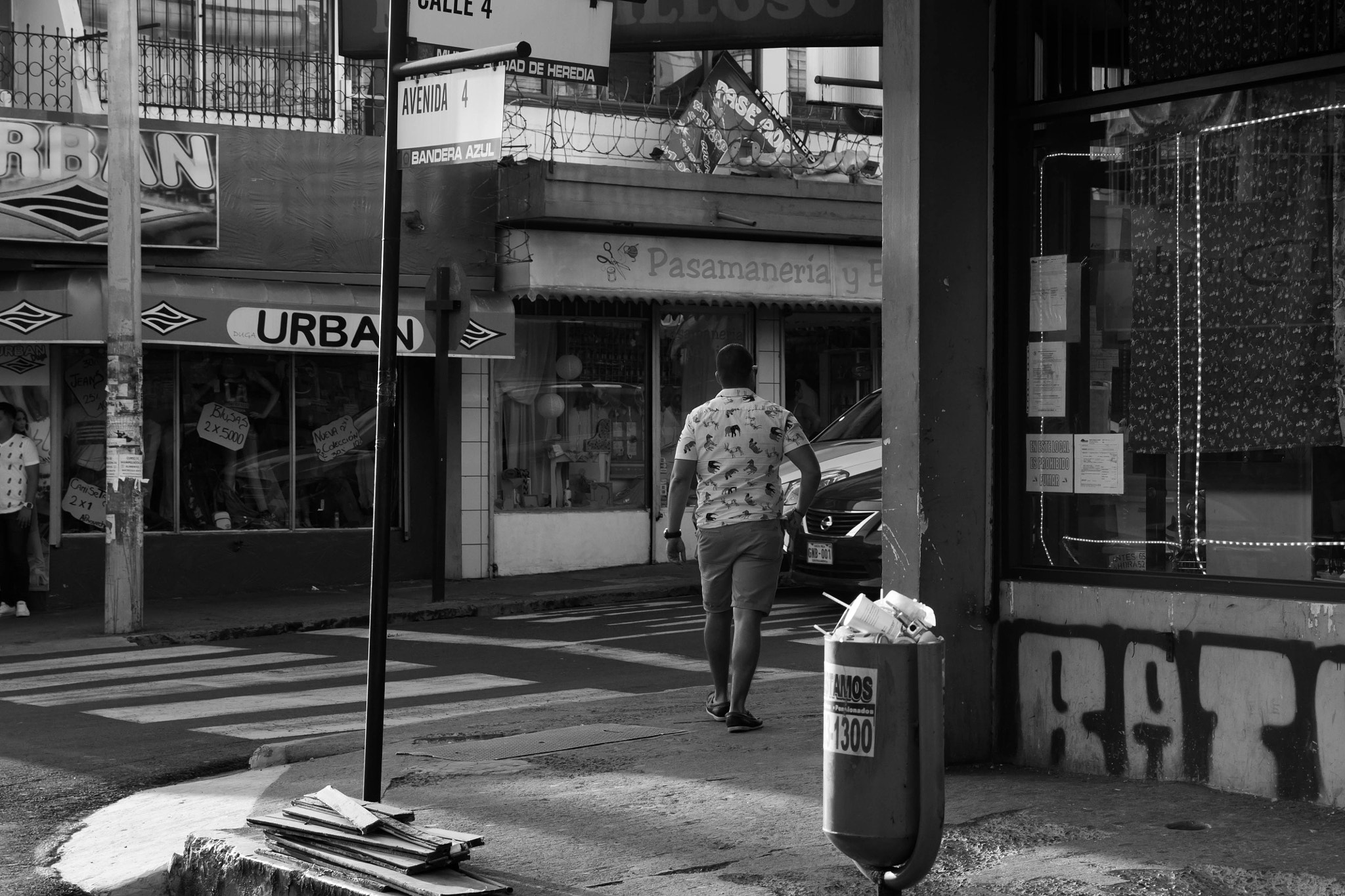 Tamron SP AF 17-50mm F2.8 XR Di II LD Aspherical (IF) sample photo. So urban. photography