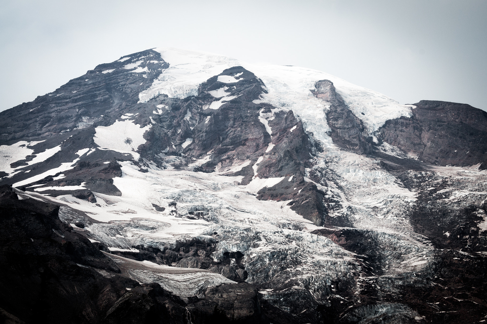 Sony Alpha DSLR-A550 + Sony DT 50mm F1.8 SAM sample photo. Mount rainier photography