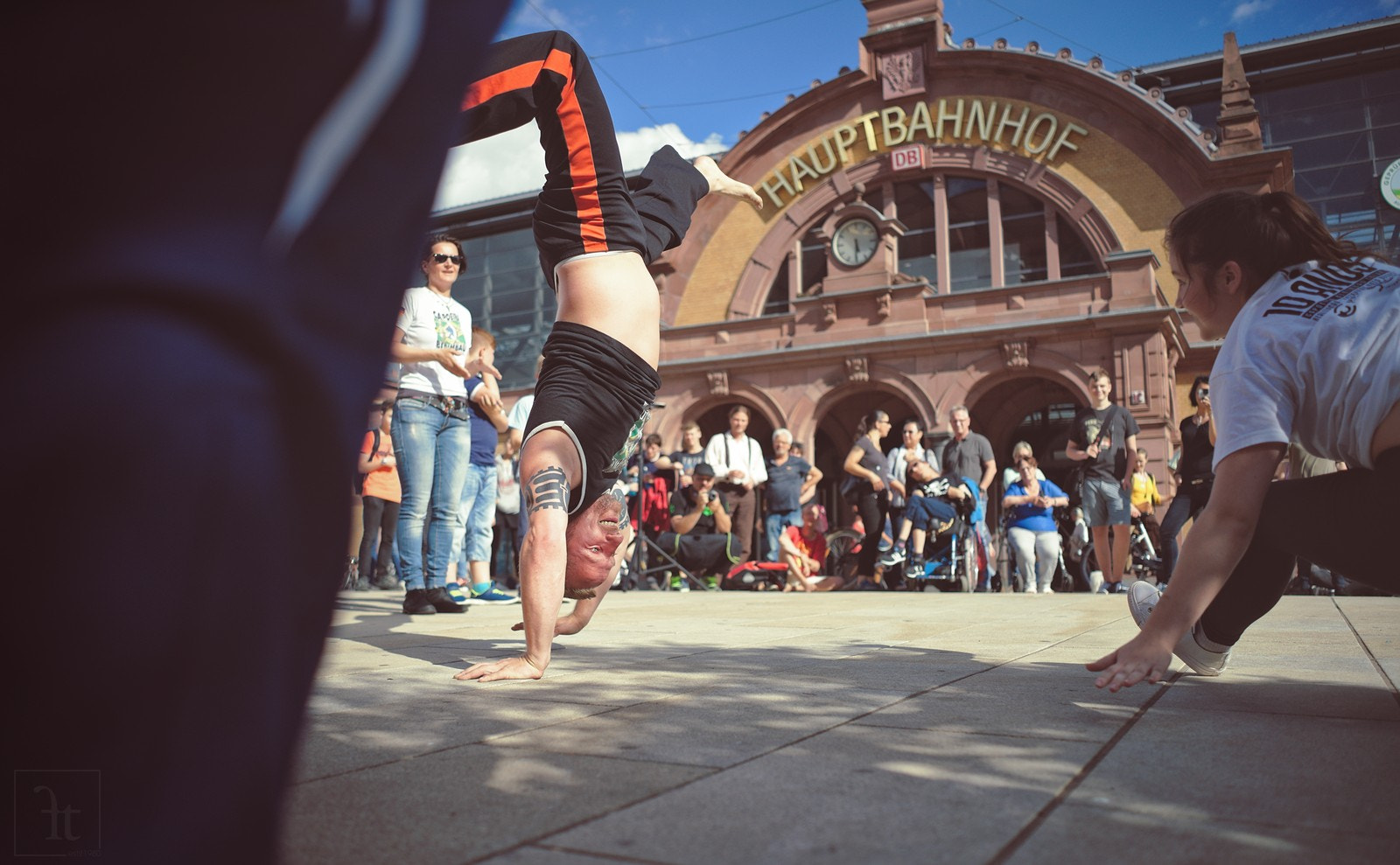 Sony a7 II + Sony FE 28mm F2 sample photo. Capoeira_am_bahnhof photography