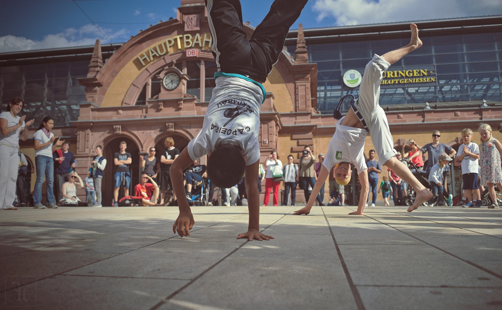 Sony a7 II + Sony FE 28mm F2 sample photo. Capoeira_am_bahnhof photography