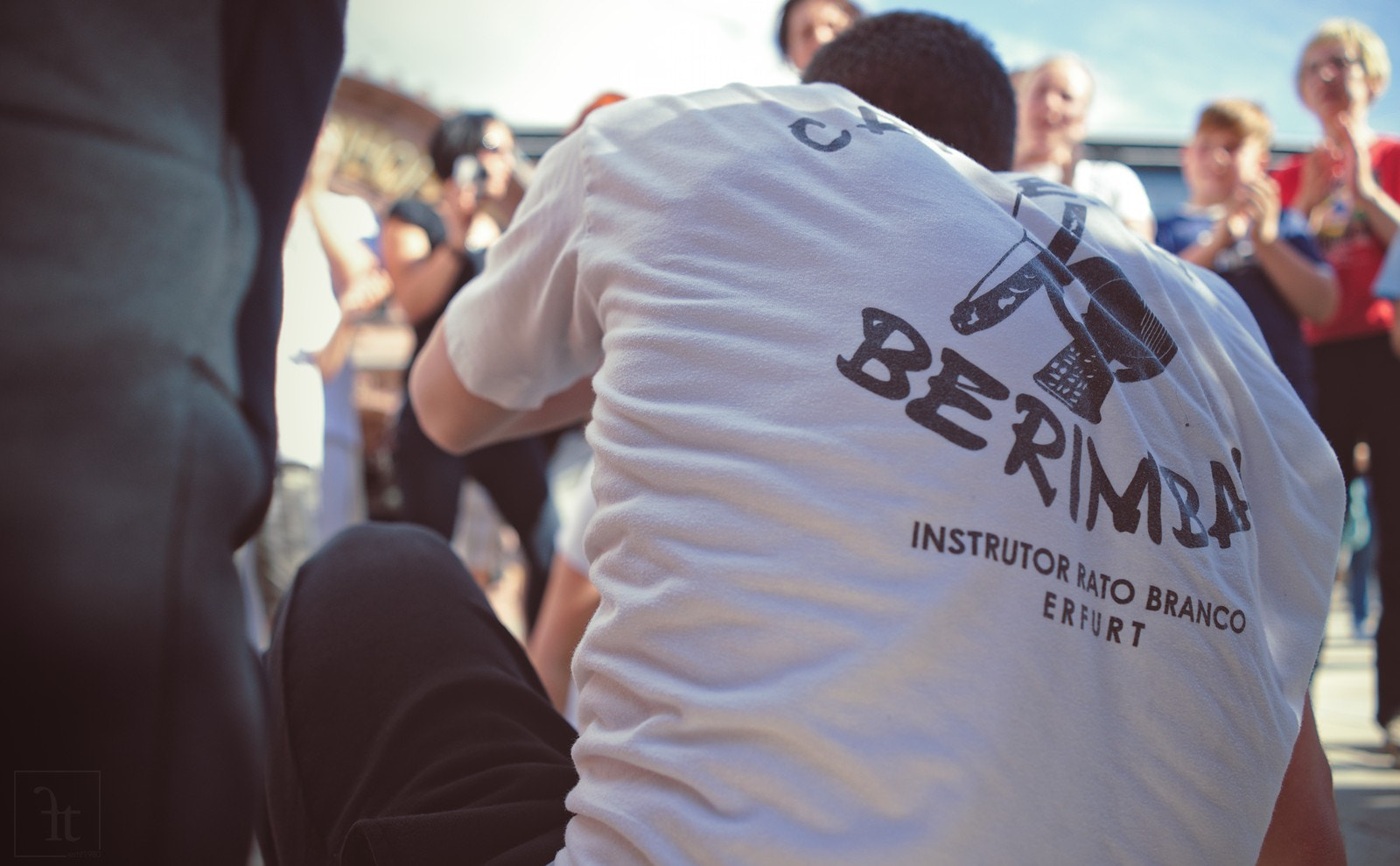 Sony a7 II + Sony FE 28mm F2 sample photo. Capoeira_am_bahnhof photography
