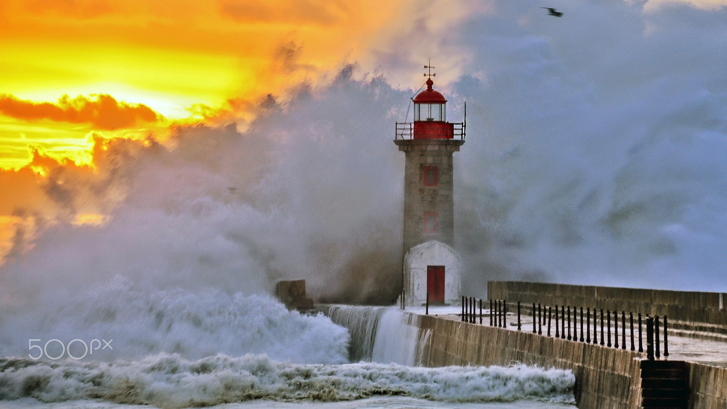 Nikon D7000 + Nikon PC-E Nikkor 24mm F3.5D ED Tilt-Shift sample photo. Sea storm photography