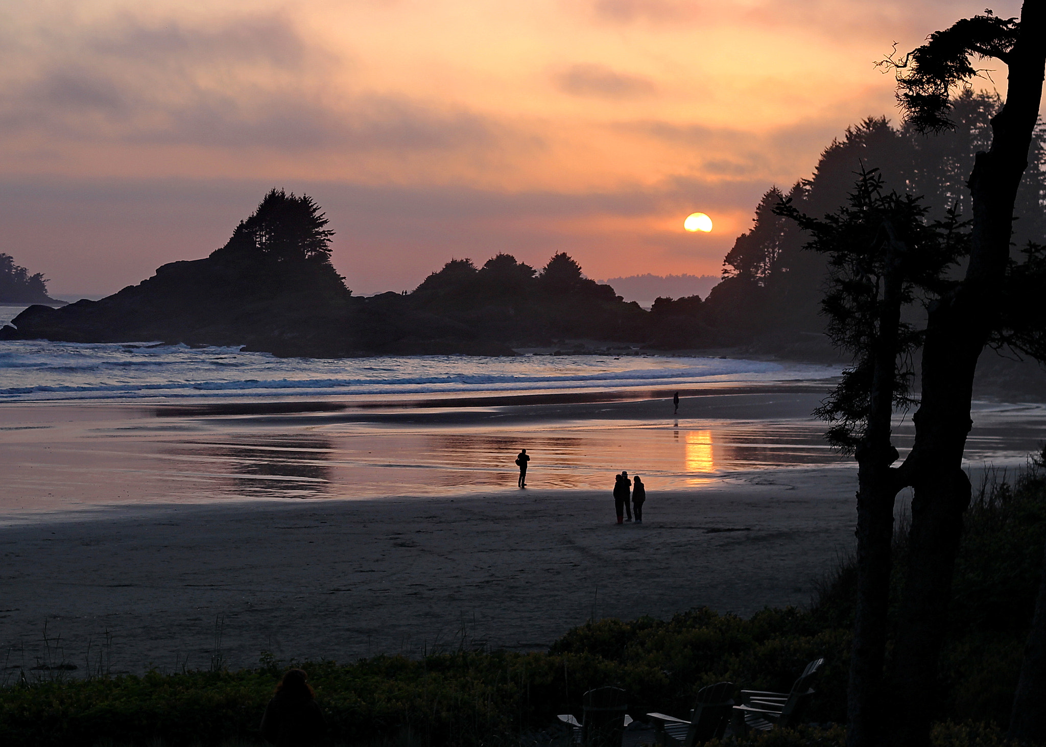 Canon EOS 100D (EOS Rebel SL1 / EOS Kiss X7) sample photo. Catching the sunset in tofino beach photography