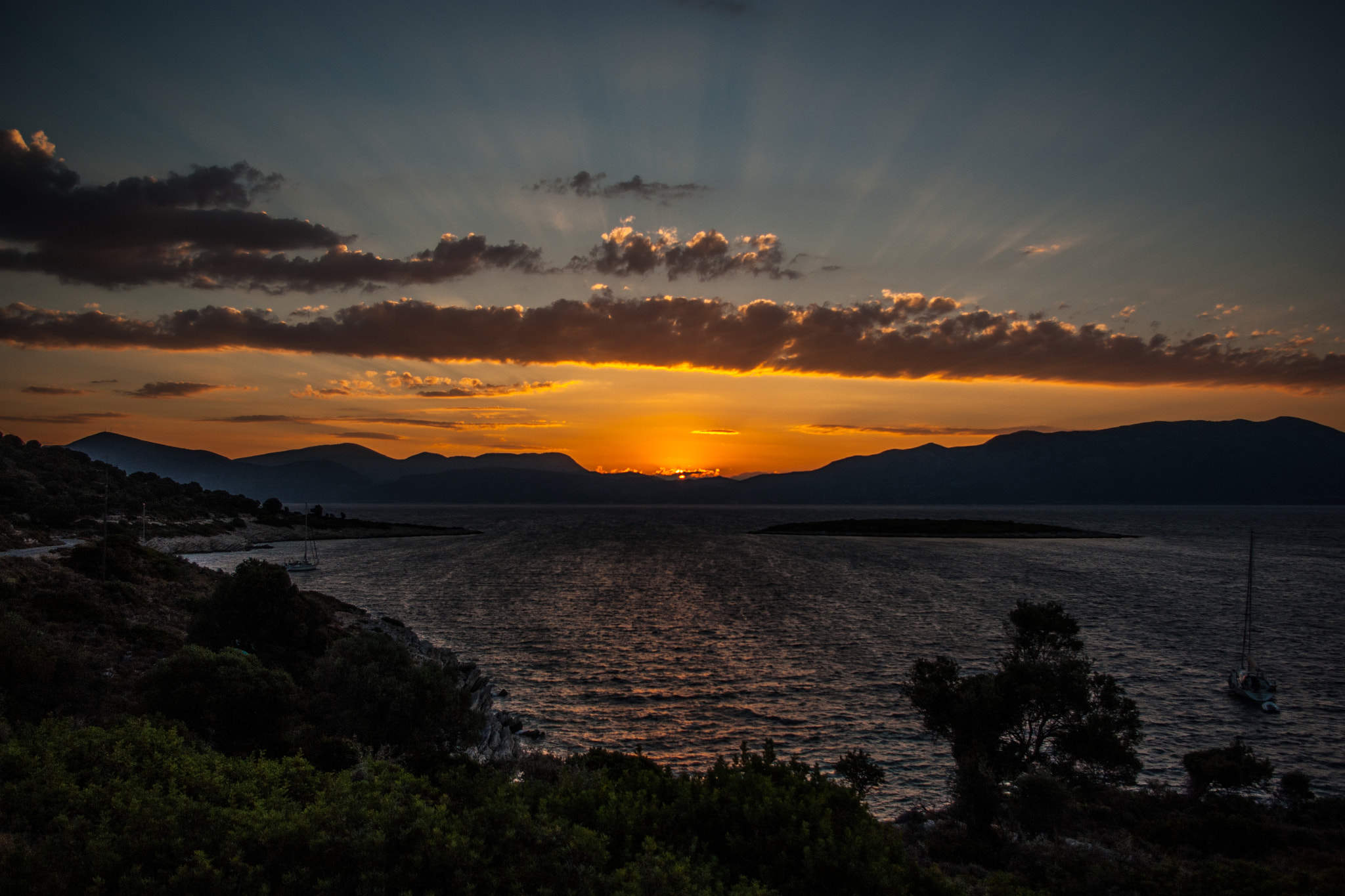 Pentax smc DA 18-55mm F3.5-5.6 ED AL II (IF) sample photo. Sunrise in kastos photography