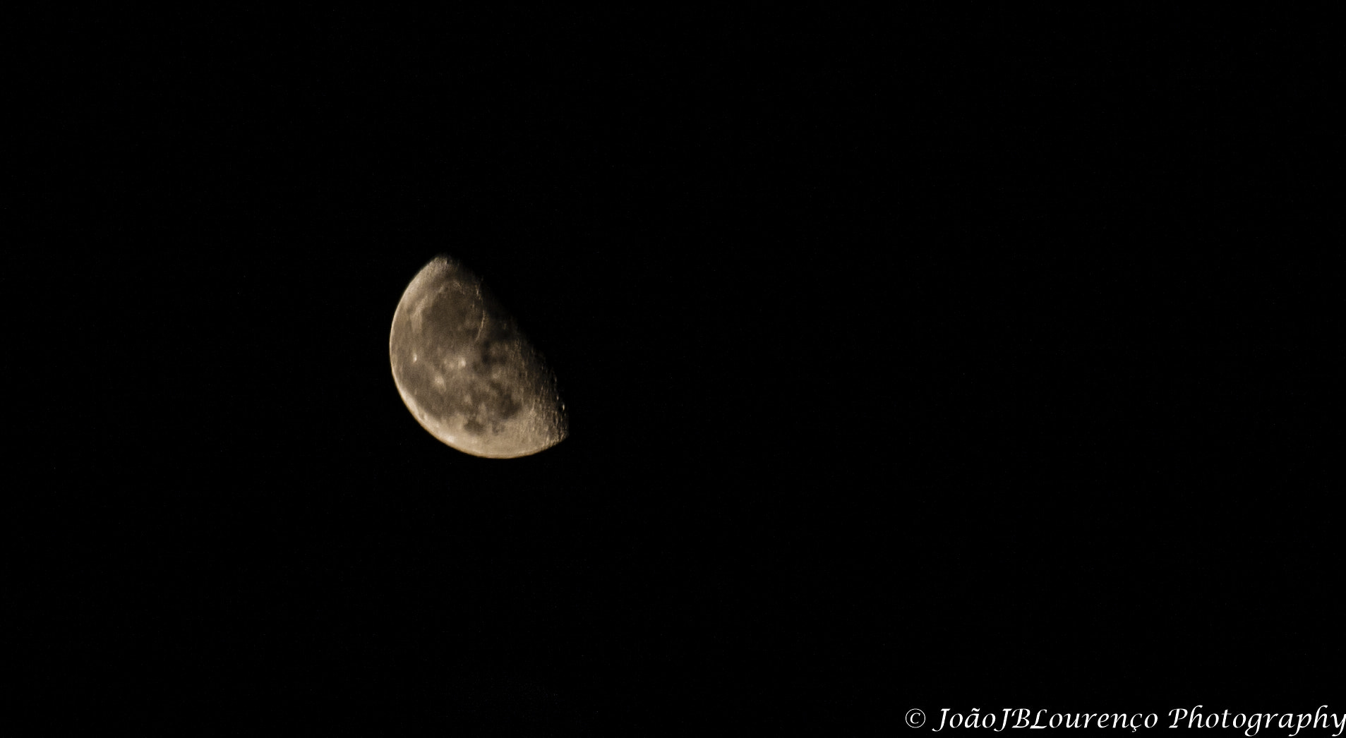 Sigma 55-200mm f/4-5.6 DC sample photo. The moon at the mountain photography