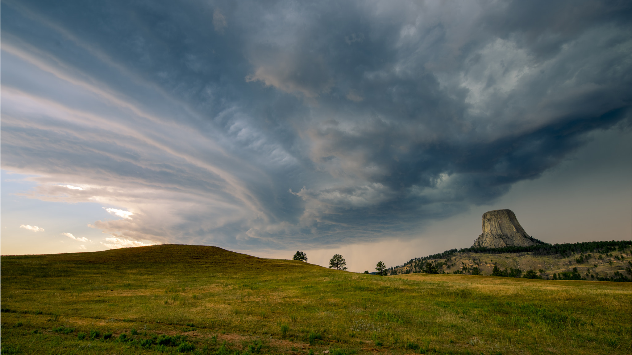 Nikon D810A + Nikon AF-S Nikkor 14-24mm F2.8G ED sample photo. The light and the devil photography