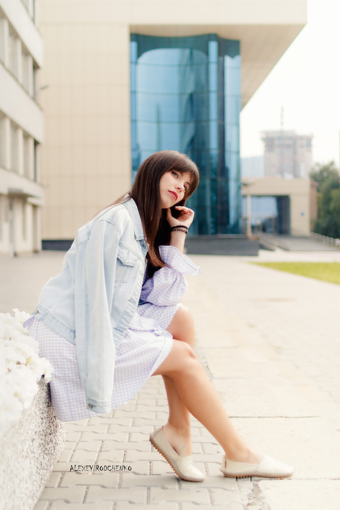Sigma 30mm F1.4 EX DC HSM sample photo. Seated girl photography