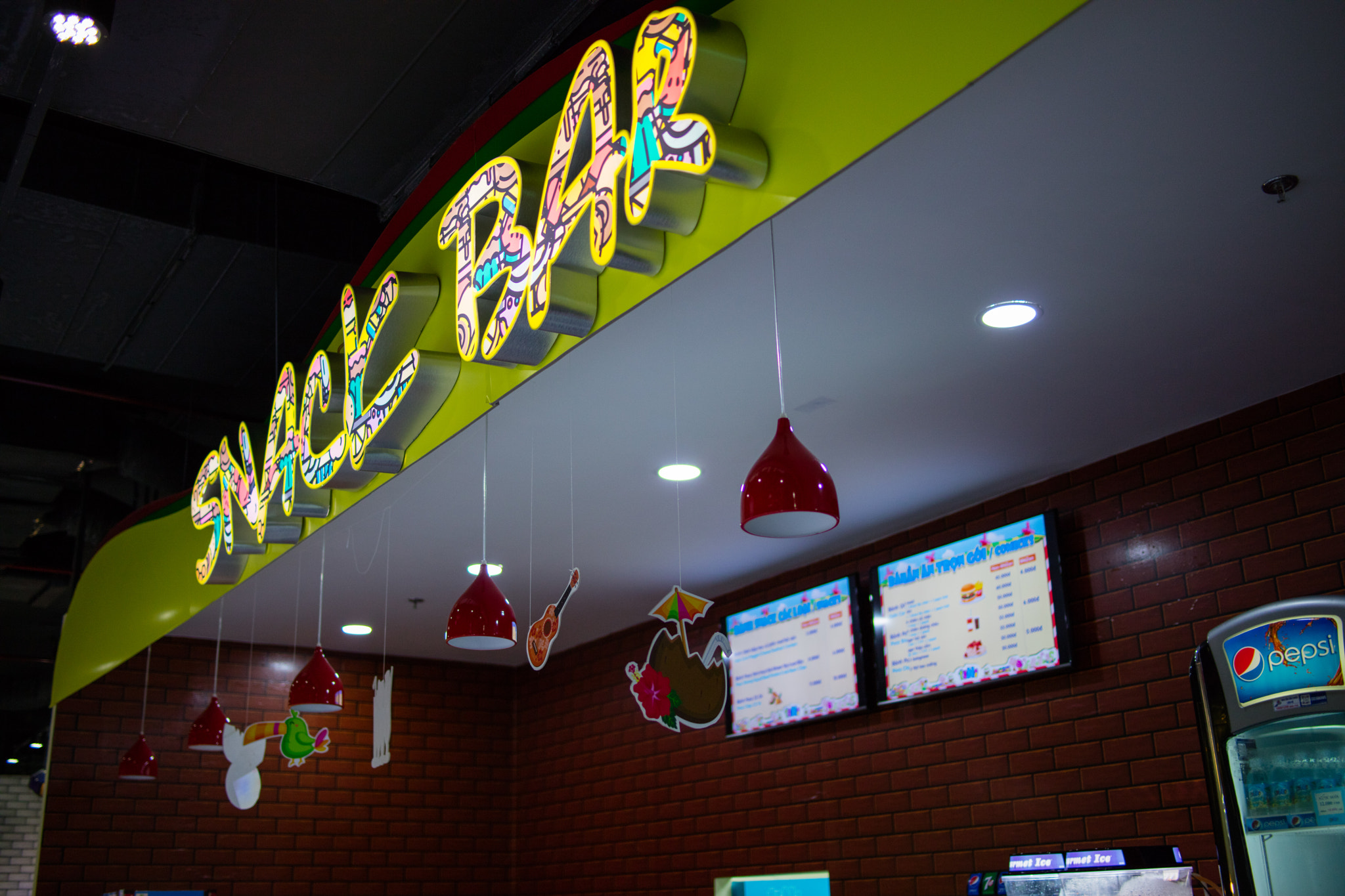 Canon EOS 5DS sample photo. Snack bar photography