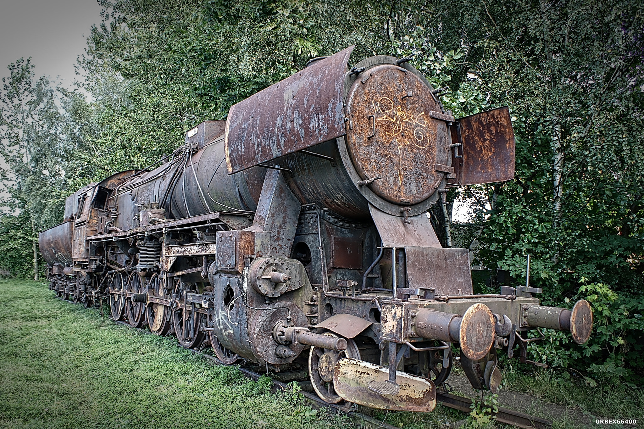 Sony DT 18-70mm F3.5-5.6 sample photo. Train k photography