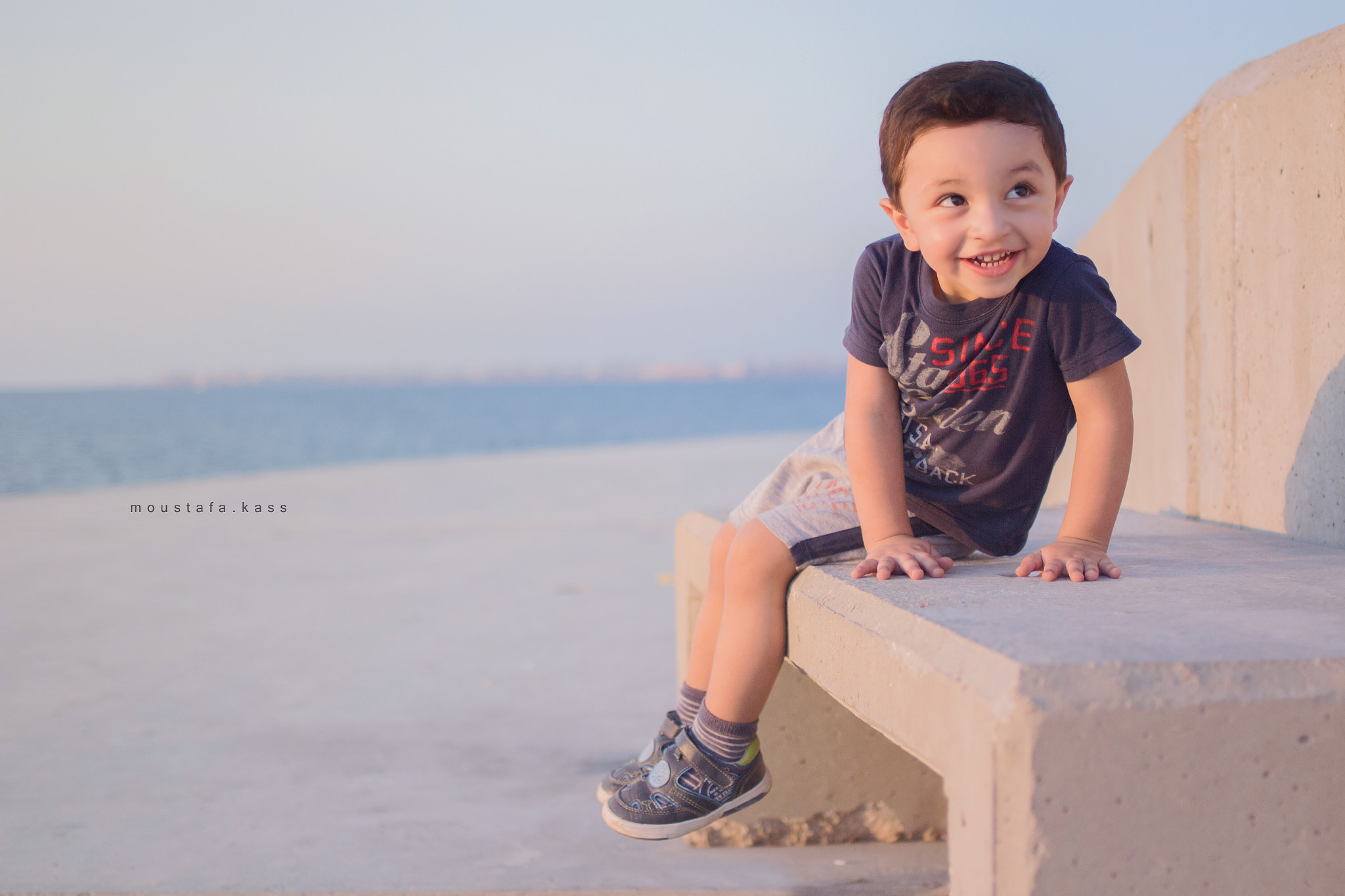 Canon EOS 700D (EOS Rebel T5i / EOS Kiss X7i) + Canon EF 35mm F2 sample photo. Issam photography