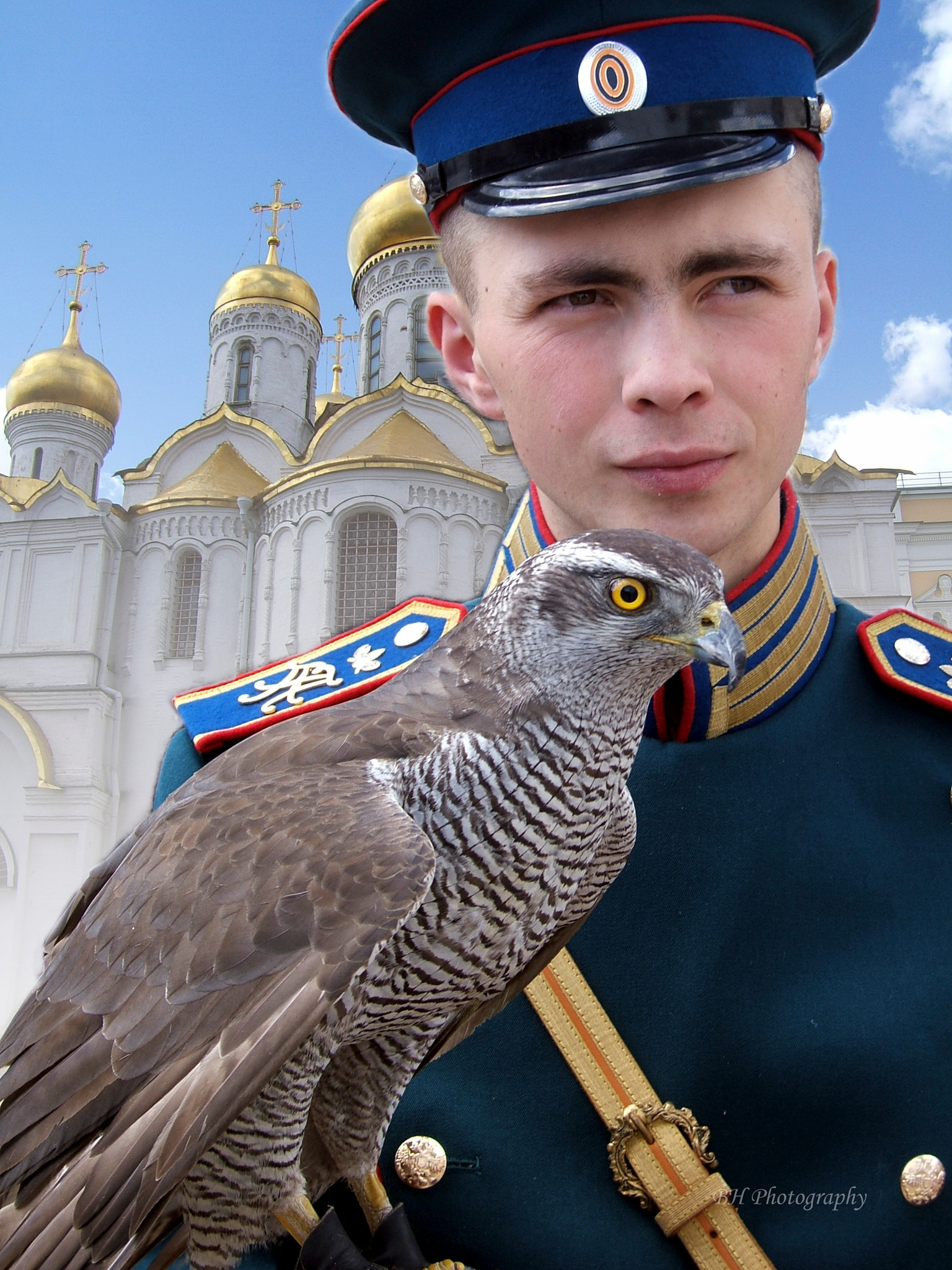 Fujifilm FinePix F810 sample photo. Falcon guard, kreml, moscow,russia photography