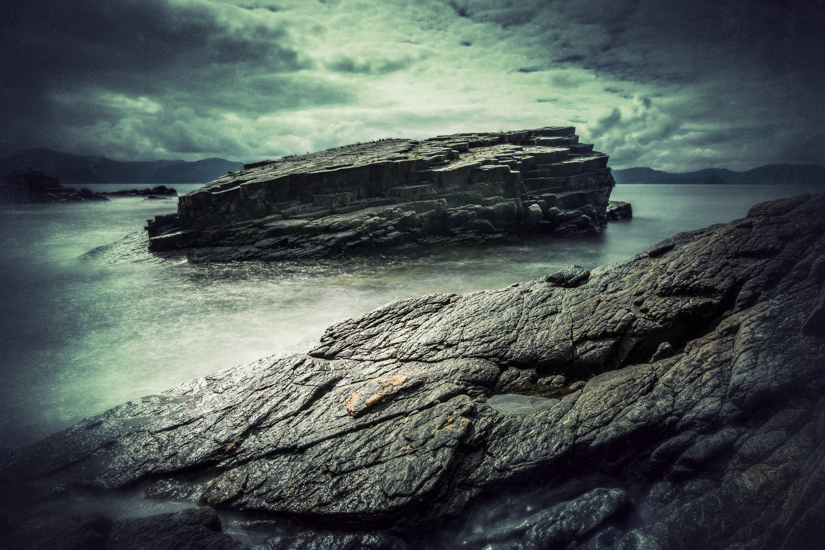 Canon EF 16-35mm F4L IS USM sample photo. The rock photography