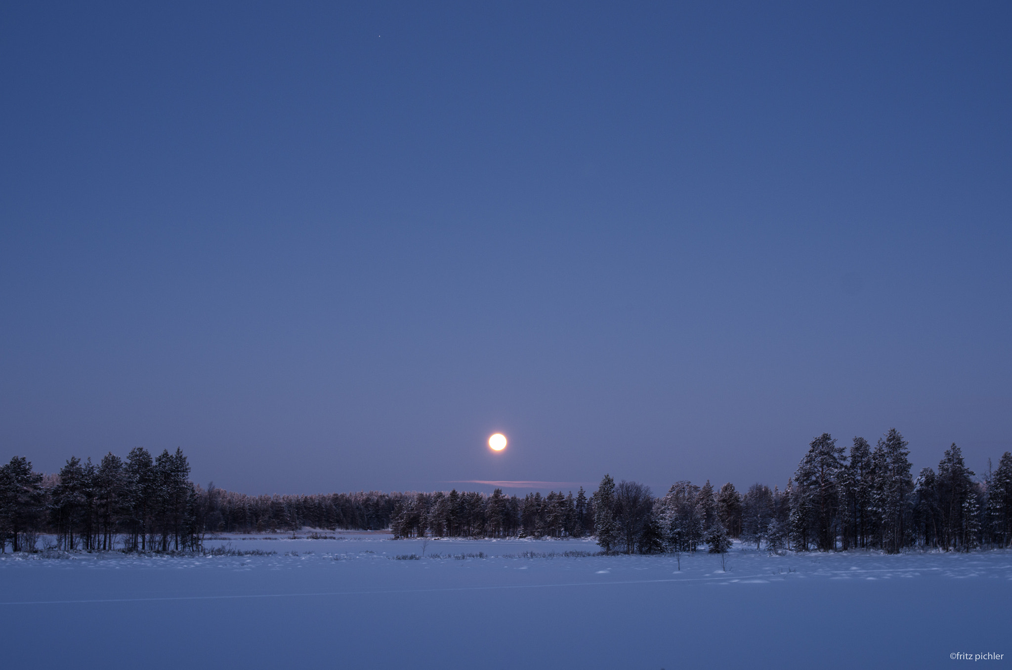 Pentax K-5 sample photo. Moonset  near kuusamo, finland photography