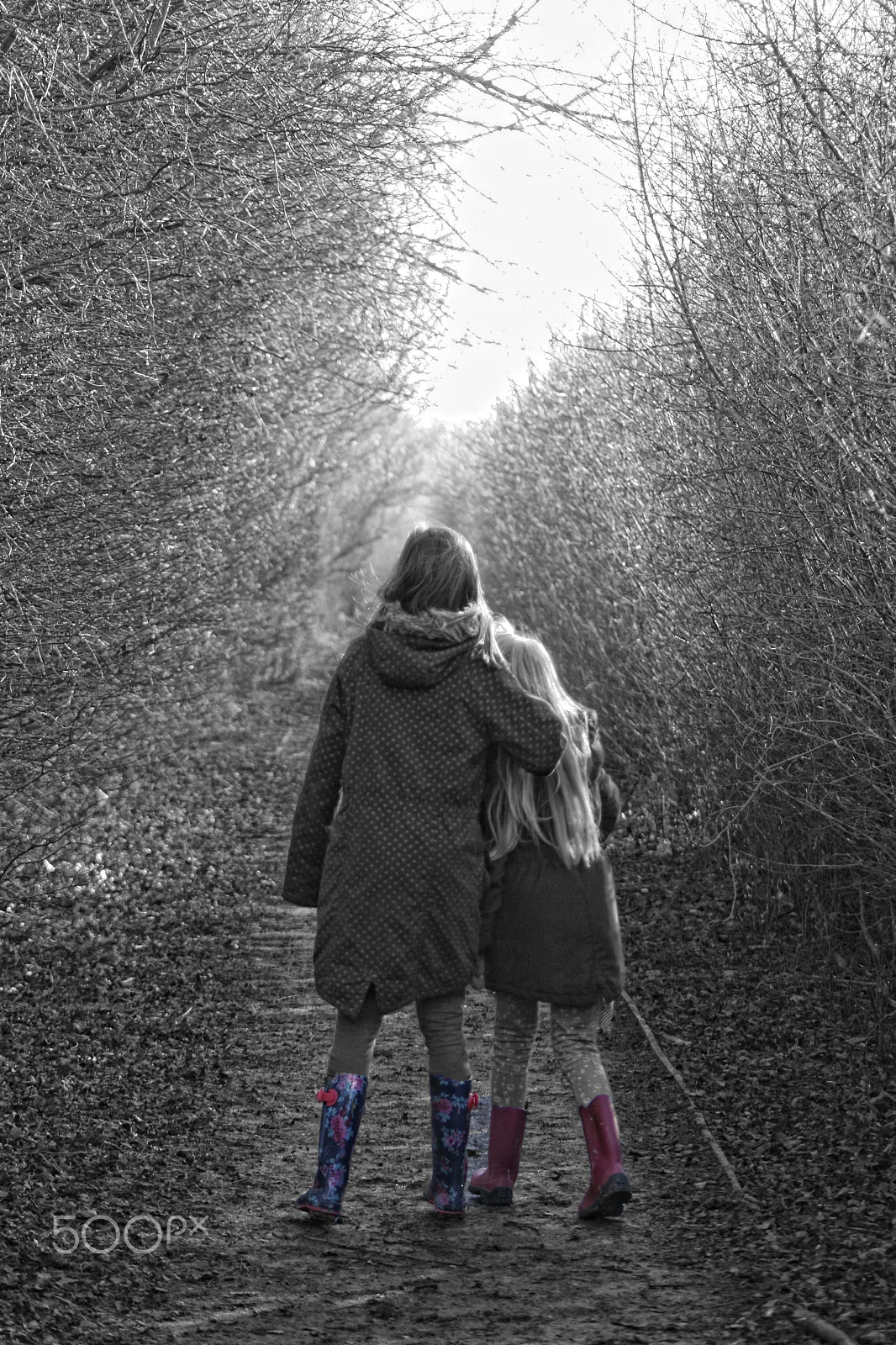 Canon EF 90-300mm F4.5-5.6 sample photo. Sisters photography
