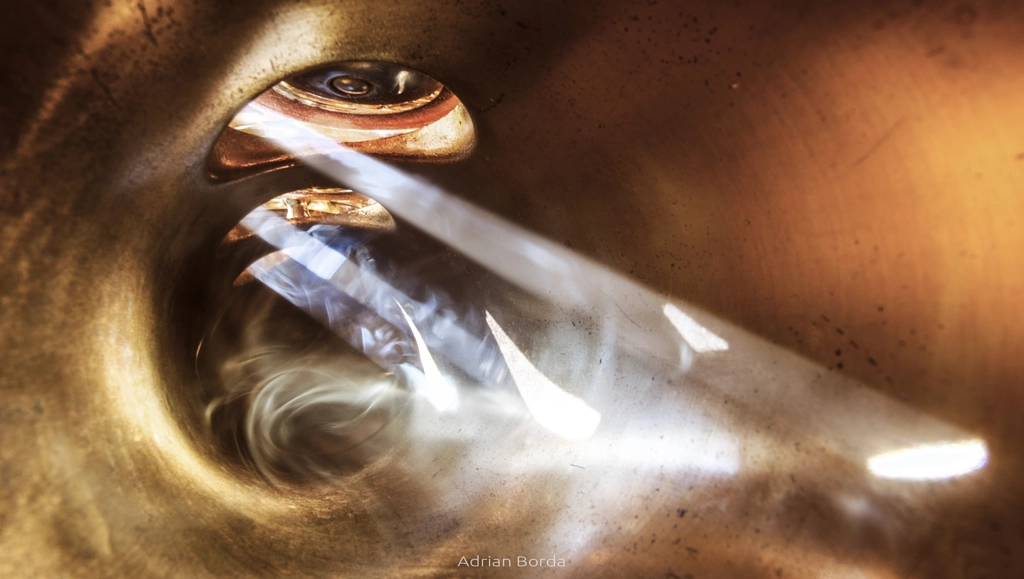 Inside a Saxophone de Adrian Borda en 500px.com