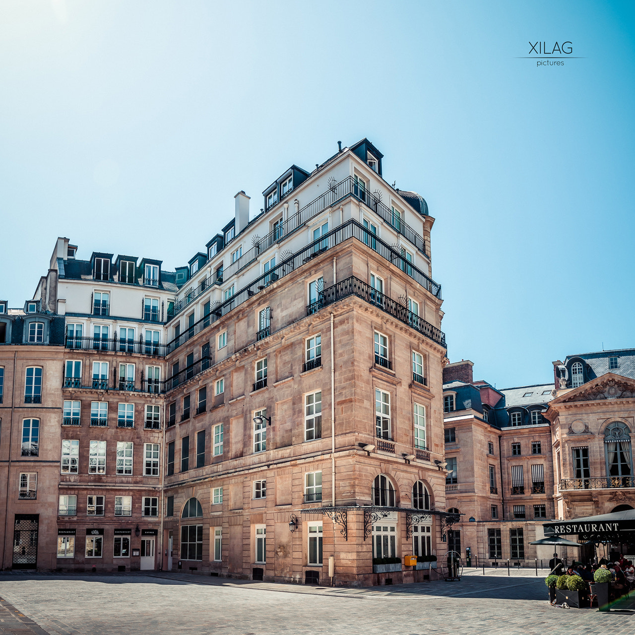 Canon EOS 70D + Canon EF 16-35mm F4L IS USM sample photo. Paris 1 - place de valois photography